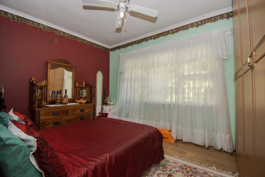 4 Bedroom Property for Sale in Heldervue Western Cape